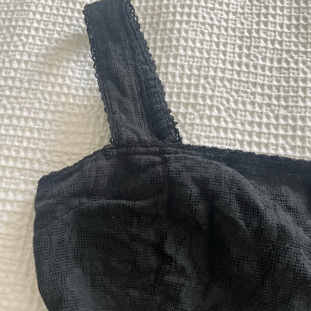 American Eagle Outfitters Black Fitted Crop Tank Top - Picture 2 of 3